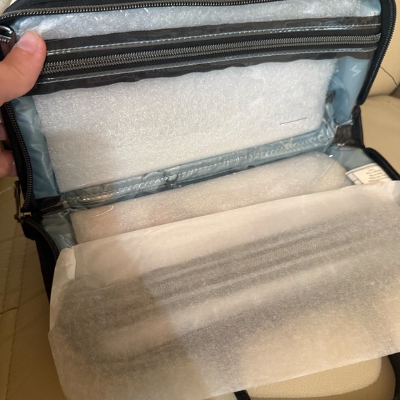 Lug Flash with Handles in Black Rainbow Stitch - Picture 3 of 5